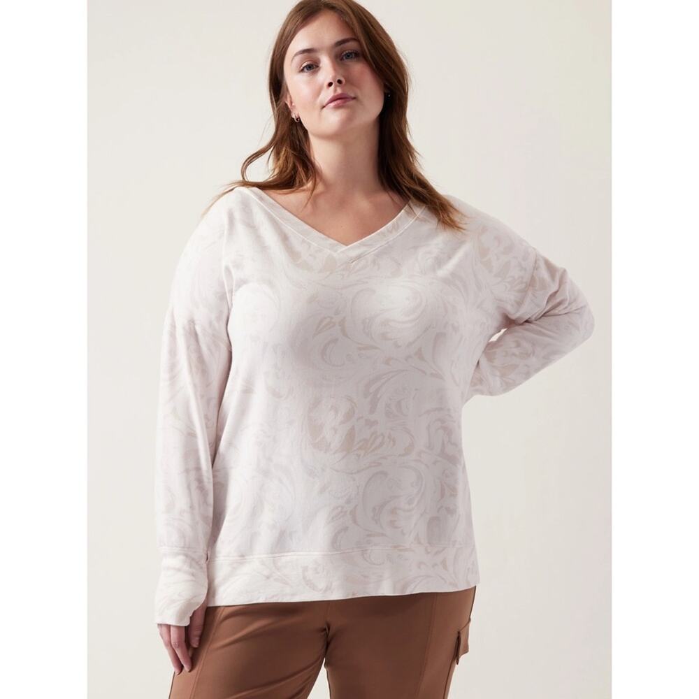 NWT ATHLETA Coaster Luxe V-Neck Sweatshirt in Agate Paisley Cream